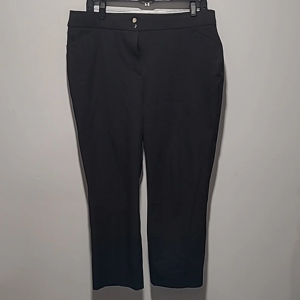 Chicos sz 1.5 black ankle pants sz 10 WP196